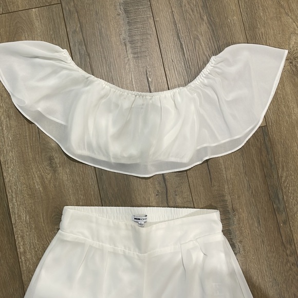 Fashion nova off shoulder crop top and flowy pant - Picture 6 of 10